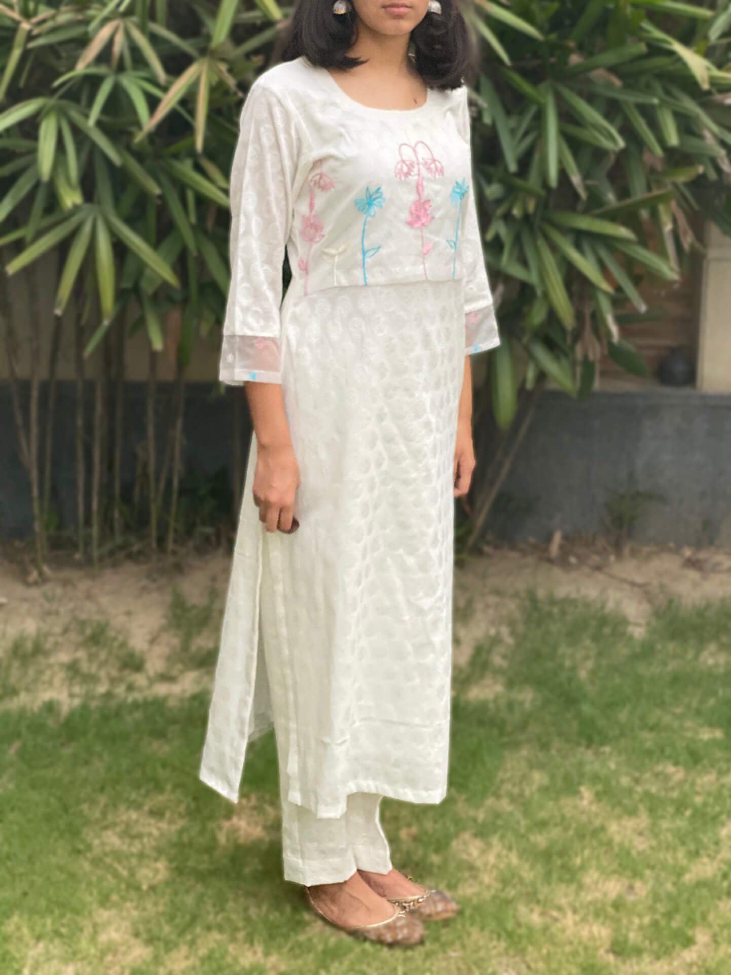 Lucknowi Embroidered Chikankari White Pants Stretchable Cotton Lycra Fabric  Fit Casual Trouser at Rs 300 | Short Chikan Kurti in Lucknow | ID:  26333217673